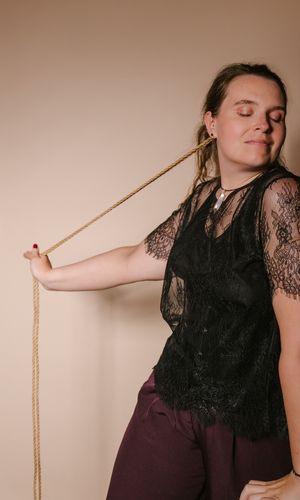 Selbstfesselung Julia Seifried Shibari Fesseln