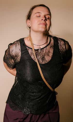 Selbstfesselung Julia Seifried Shibari Fesseln